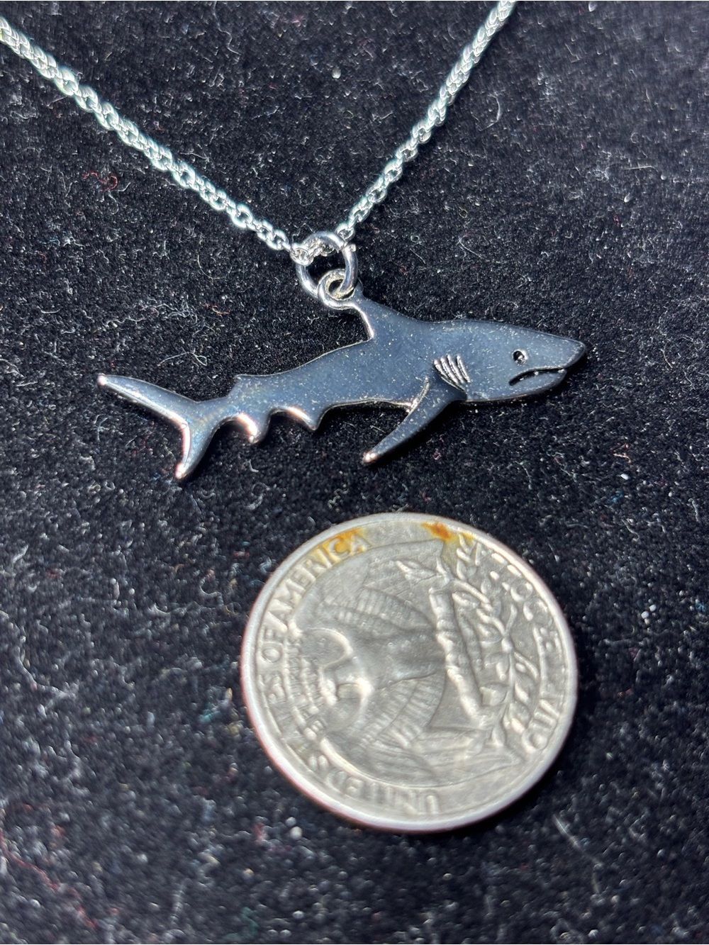 New Silver Shark Pendant Necklace - Picture 4 of 6